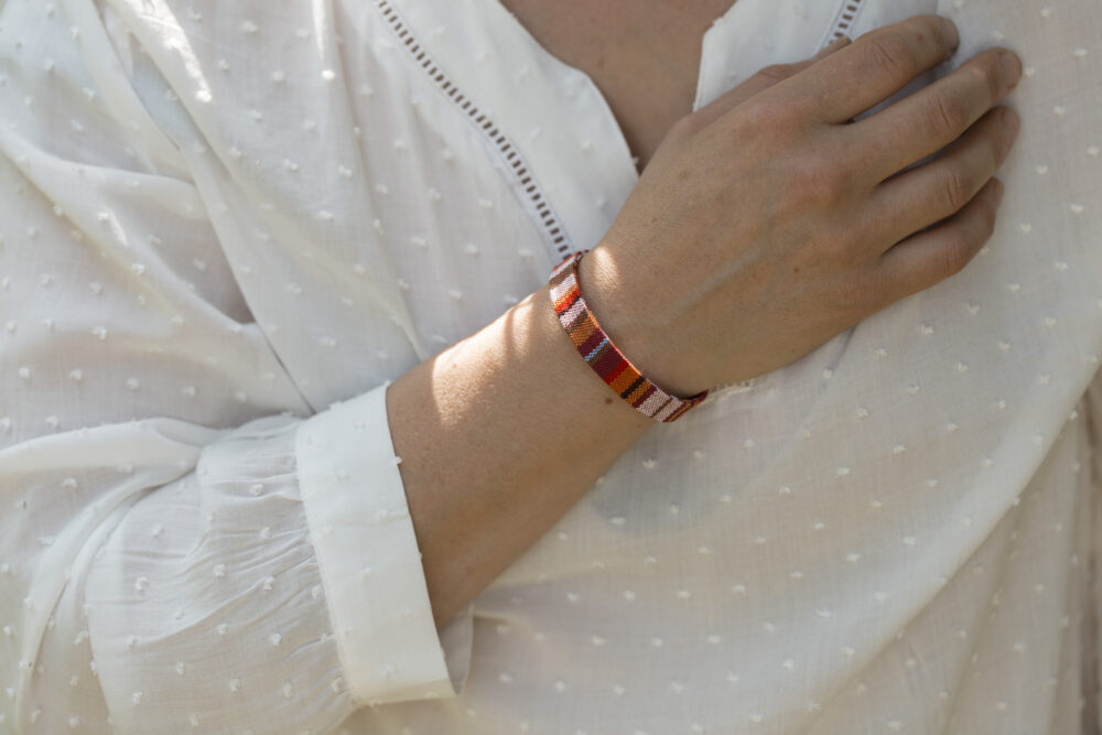 rotes Surfer Armband aus Textil und Edelstahl